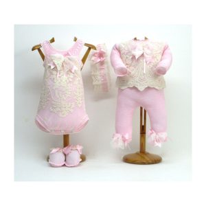 Jersey, pantalón, body, diadema y patucos