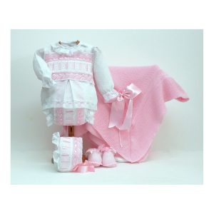 Camisa, braga, capota, patucos y toquilla