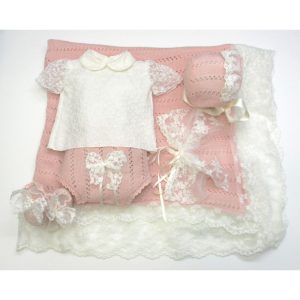 Camisa, braga, capota, patucos y toquilla