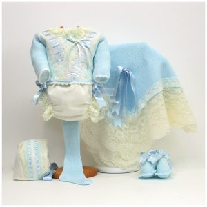 Jersey, braga, capota, patucos, calcetín y toquilla