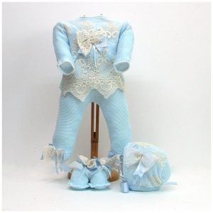 Jersey encajes de tul, pantalón, patucos y capota