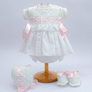 Vestido, braga, capota y patucos Md.1512