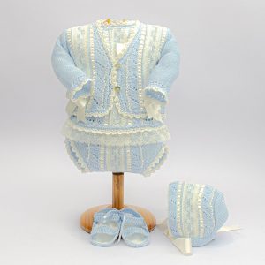 Jersey, braga, chaqueta, capota y patucos sandalia