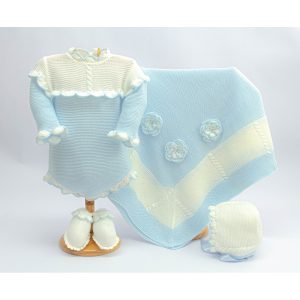 Pelele, capota, patucos y toquilla