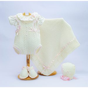 Body, camisa, capota, patucos y toquilla