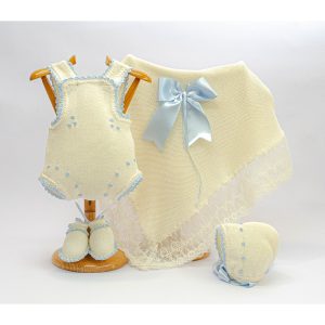 Ranita, capota, patucos y toquilla