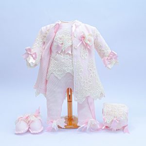 Abrigo, jersey, pantalón, capota, patucos