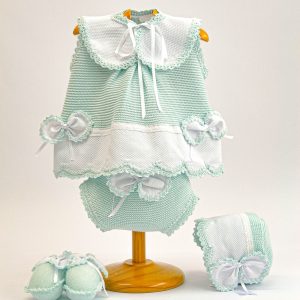 copy of Casaca, braga, capota y patucos