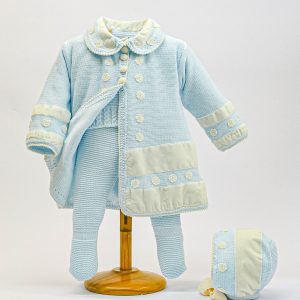 Abrigo, jersey, polainas y capota