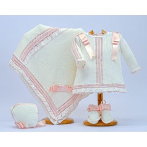 Vestido, patucos, capota, toquilla Md.2210