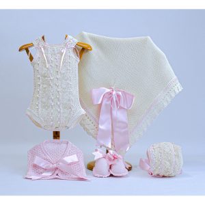 Body, chaqueta, capota, patucos, toquilla